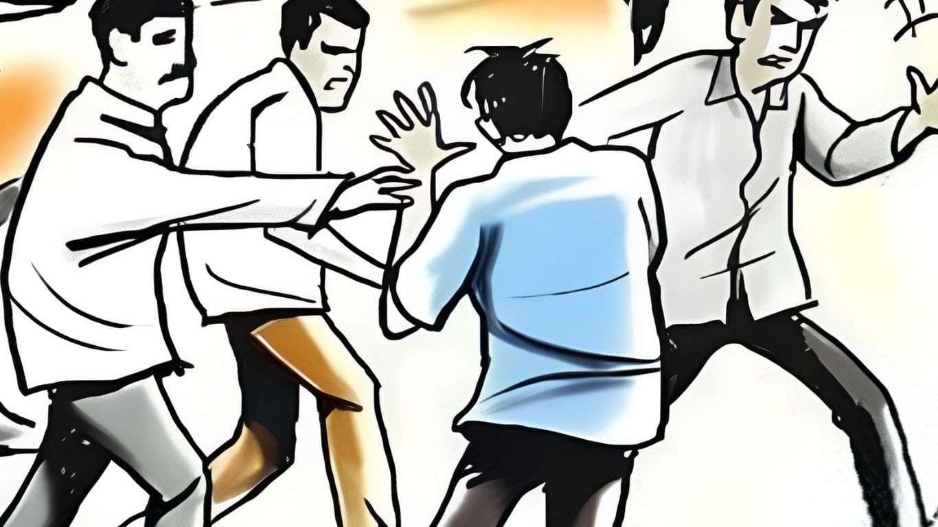वाराणसी में सराफा कारोबारी से पांच लाख की लूट, पुलिस जांच में जुटी...