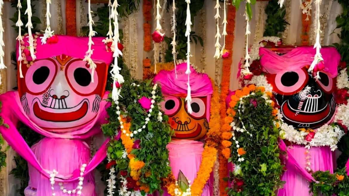 वाराणसी में 84 घाटों के गंगाजल से भगवान जगन्नाथ का महाअभिषेक,14 दिन नहीं होंगे दर्शन...