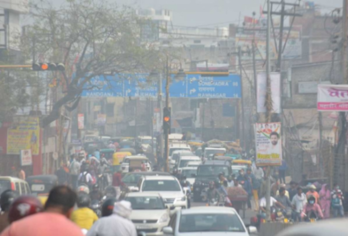 दीपावली के बाद शहर की हवा में घुला जहर, बीएचयू सबसे अधिक प्रदूषित 
