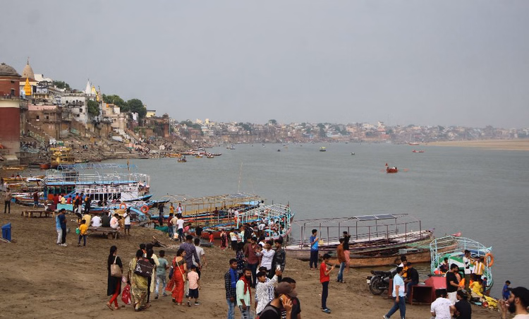 नए साल की सुबह खिली धूप ने मौसम बनाया खुशनुमा, गलन से मिली राहत