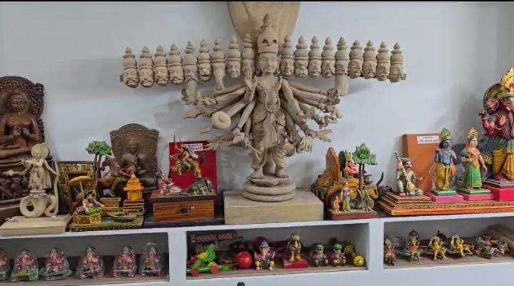 बनारस के काष्ठ कला कारोबारियों  ने कहा- अमेरिका का होगा बहिष्कार