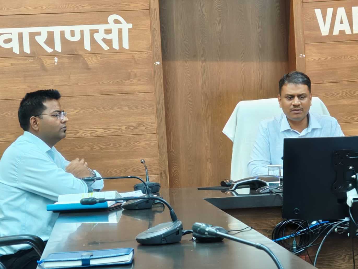 खंड स्नातक व खंड शिक्षक निर्वाचन की तैयारियों की बैठक में शामिल हुए आठ जिलों के अधिकारी संग राजनीतिक दलों के पदाधिकारी