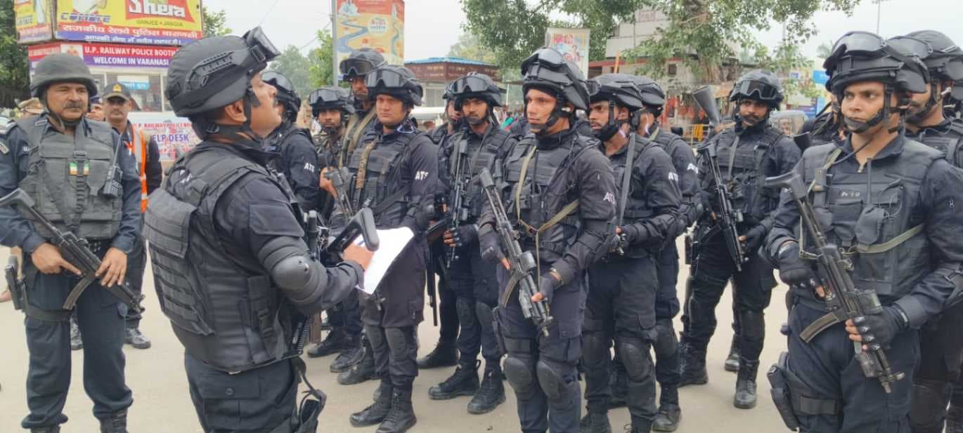 एनएसजी कमांडो का माक ड्रिल, आतंकी हमले से निपटने की बारिश के बीच परखी तैयारी