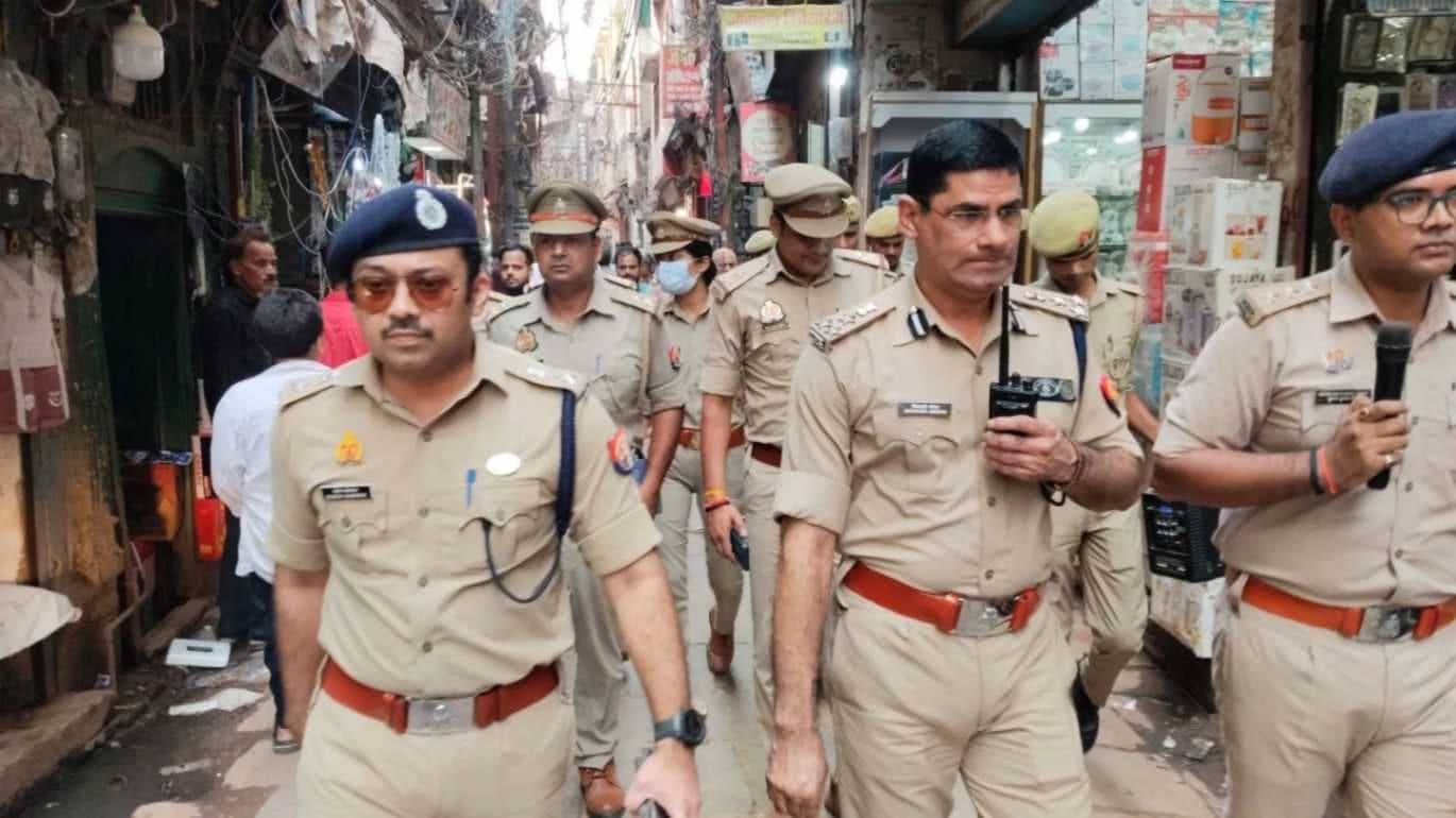 दीपावली के पहले पुलिस अलर्ट, अवैध पटाखों के खिलाफ अभियान