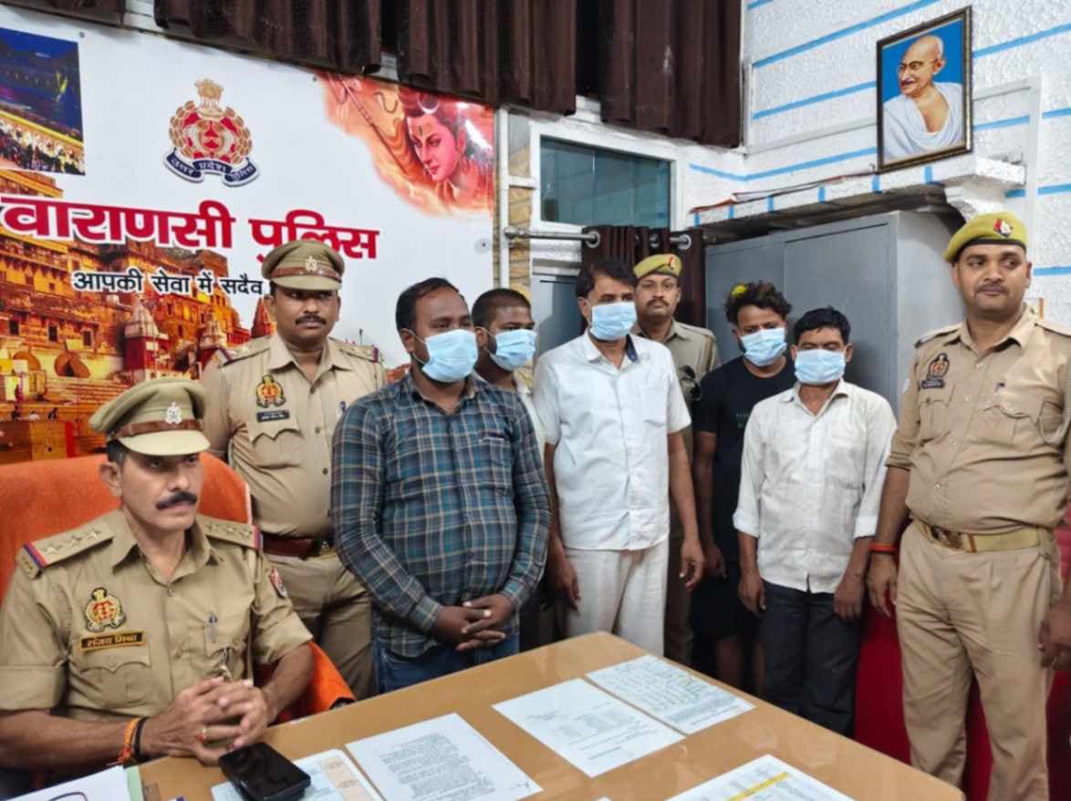 रोडवेज के बाहर से 11 क्विंटल चांदी बरामद, पांच हिरासत में
