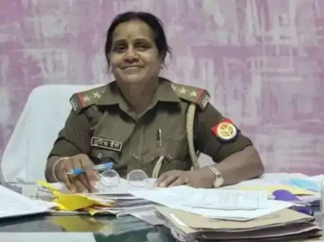 महिला थाना कोतवाली की प्रभारी व सिपाही के अलावा फायर ब्रिगेड का कर्मचारी घूस लेते रंगे हाथ गिरफ्तार
