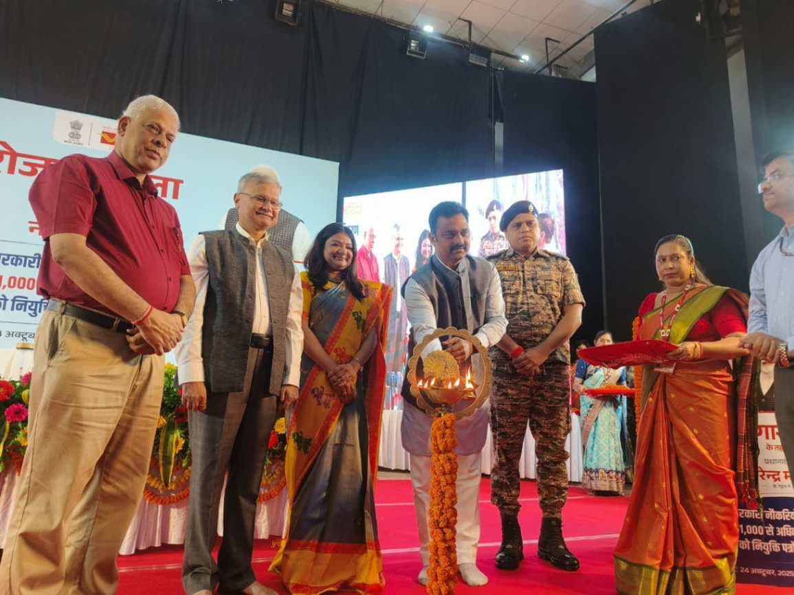 बीएचयू में 17वें रोजगार मेले का हुआ आयोजन, नवचयनित अभ्यर्थियों को मिले नियुक्ति पत्र 
