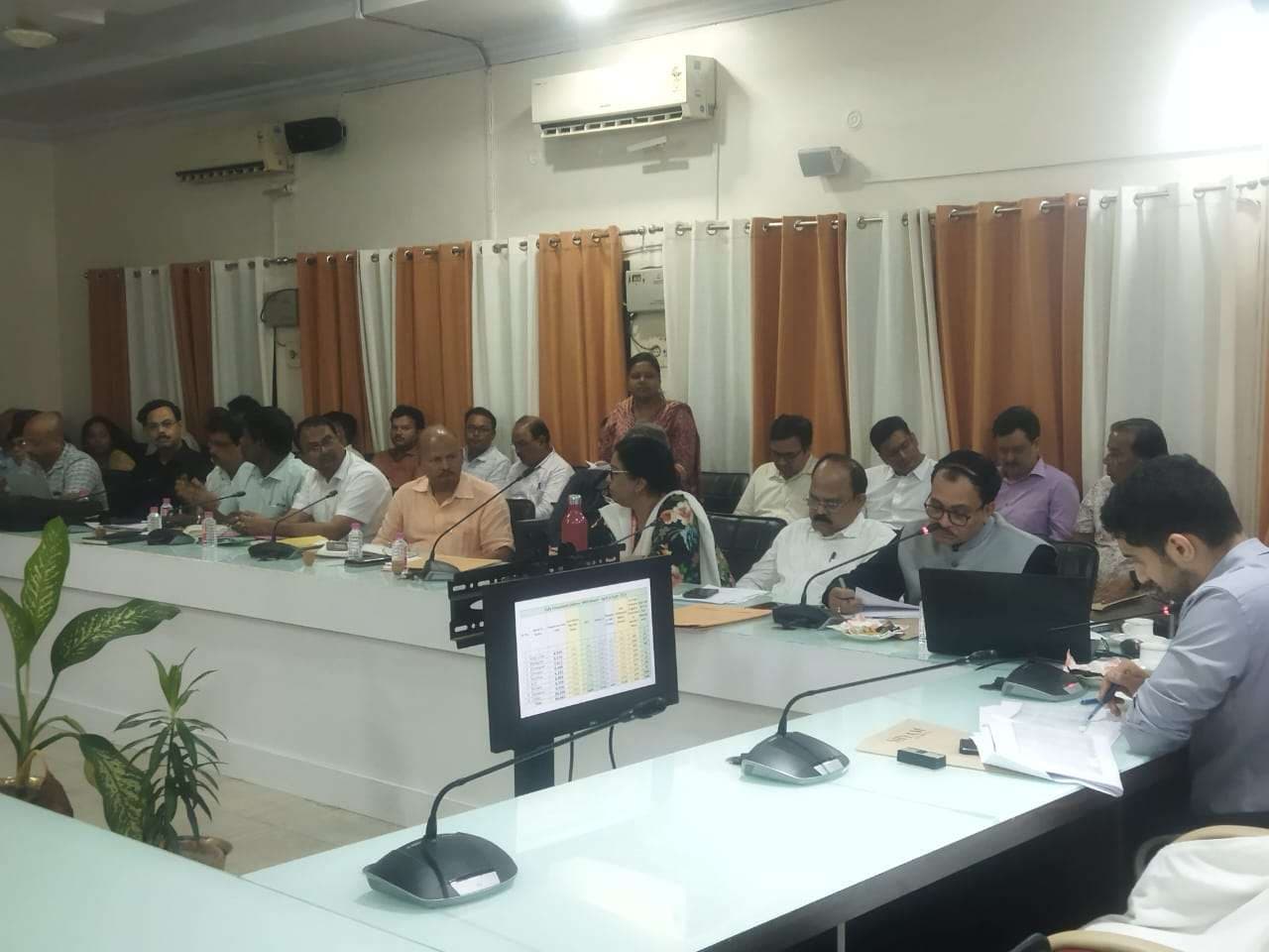 हेल्थ रैंकिंग में वाराणसी को छठा स्थान, चिरईगांव ब्लाक चिकित्सा प्रभारी का वेतन रोका  