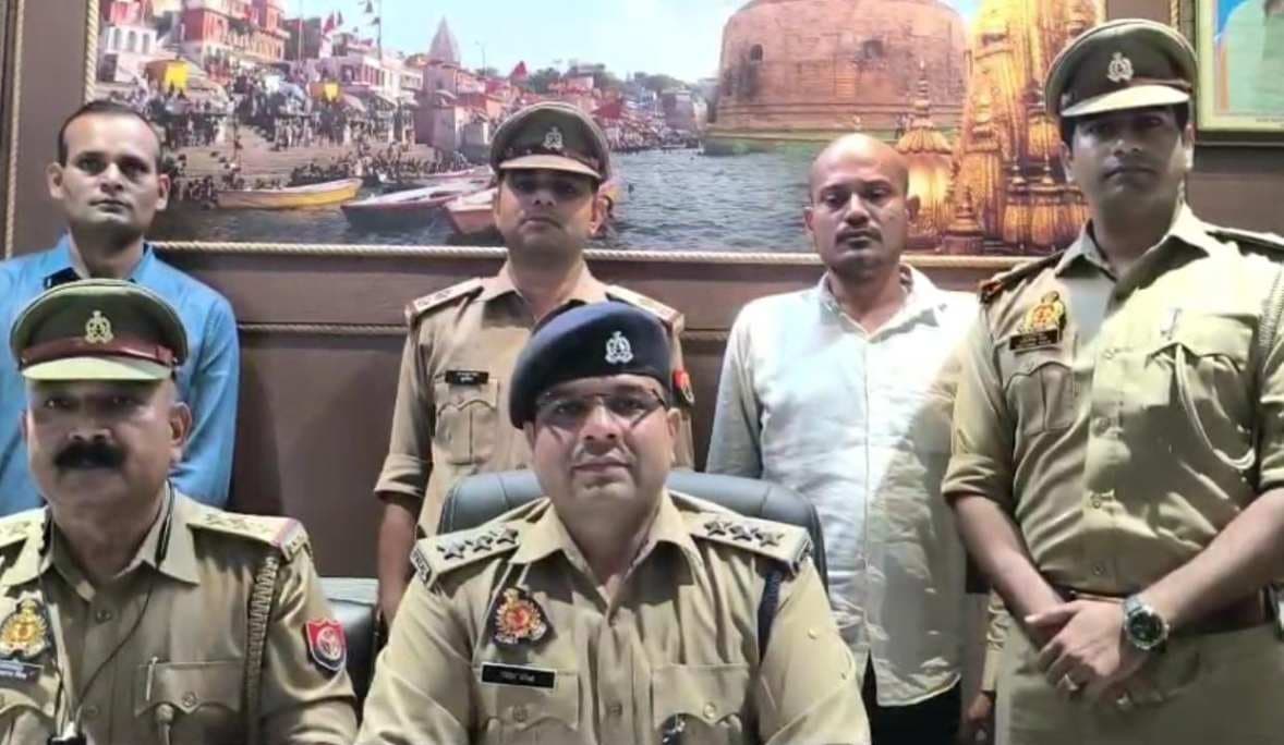 अंतरराज्यीय टप्पेबाज गिरफ्तार, 34 बैंक के एटीएम कार्ड एवं 30 हजार नकद बरामद 