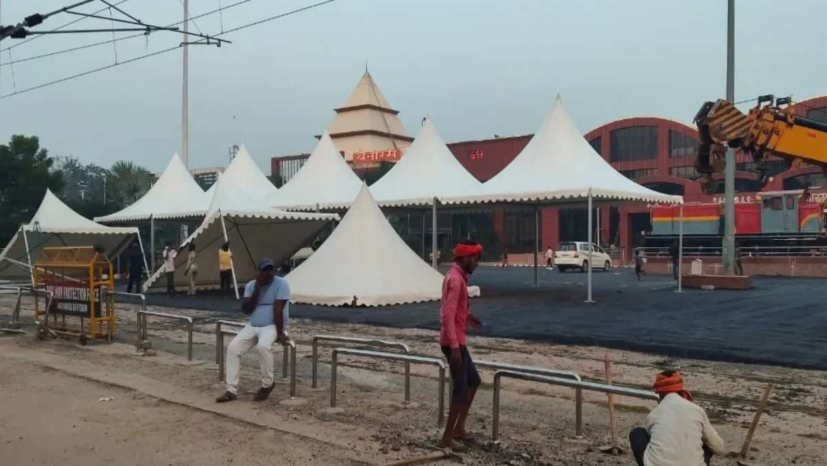 बनारस रेलवे स्टेशन के तीन प्लेटफॉर्म से आठ नवंबर तक नहीं गुजरेंगी ट्रेनें 