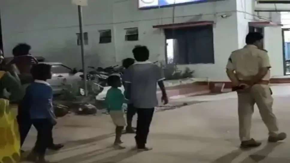 मंडुआडीह की मड़ौली पुलिस चौकी में बवाल, दारोगा सहित चार पुलिसकर्मी घायल 