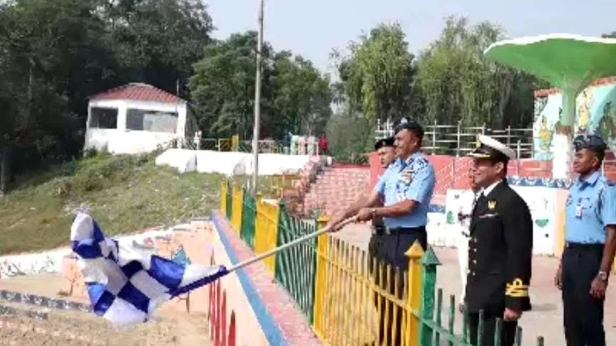 वाराणसी में एनसीसी कैडेट्स की 10 दिवसीय जलयात्रा, वायुसेना अधिकारी ने की शुरूआत 