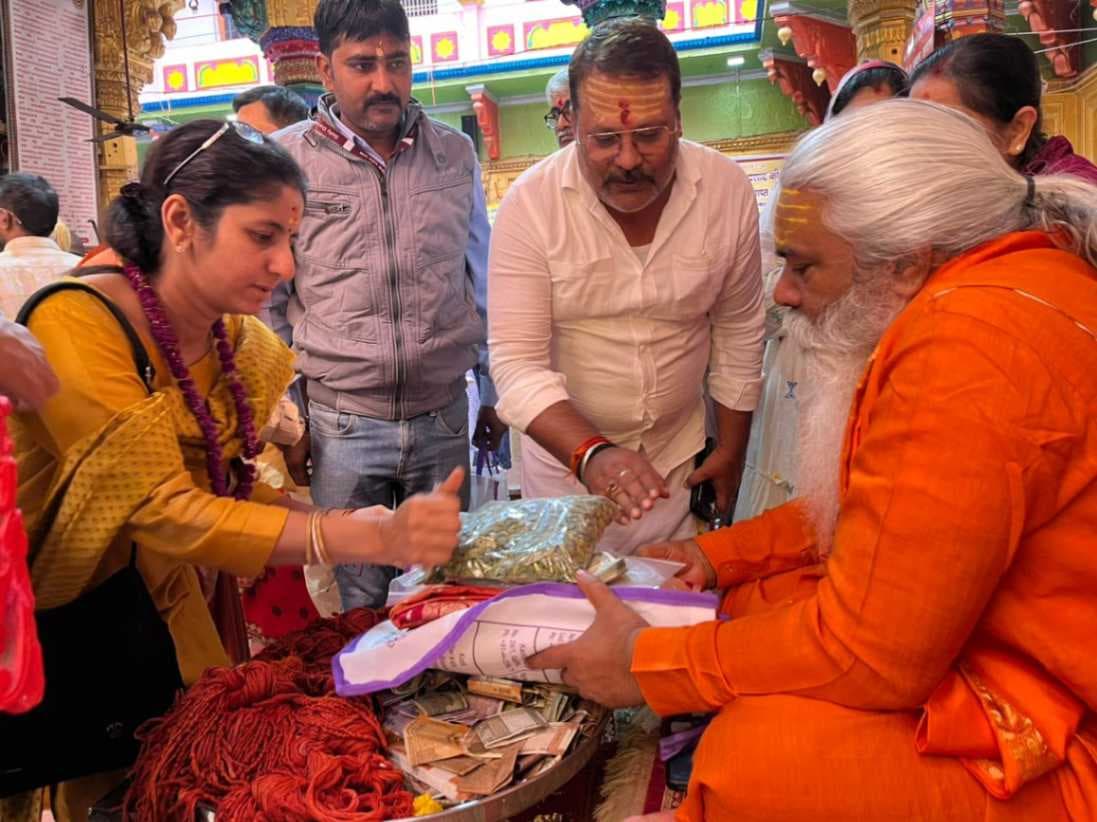 मां अन्नपूर्णा का 17 दिन का महाव्रत शुरू, भक्तों को मिला 17 गांठ का धागा
