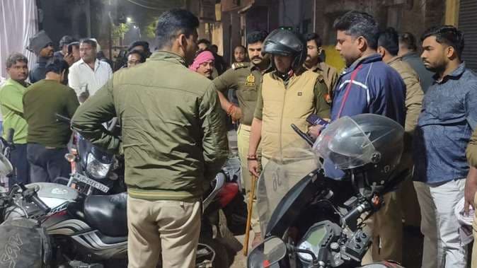 पीआरवी के सिपाहियों संग दबंगों ने की मारपीट, पुलिस तलाश में जुटी 