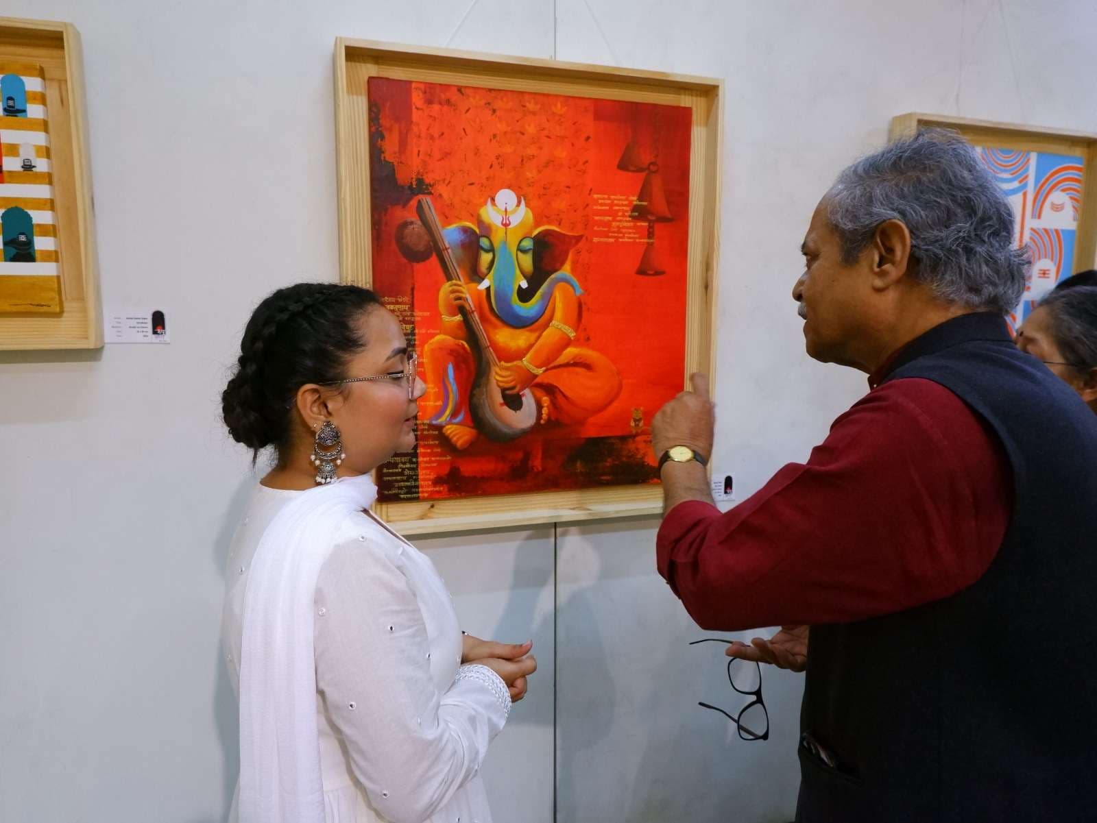 सामाजिक, धार्मिक, आत्मिक, आध्यात्मिक तथा आलौकिक का रूप चित्रों में उकेरा 