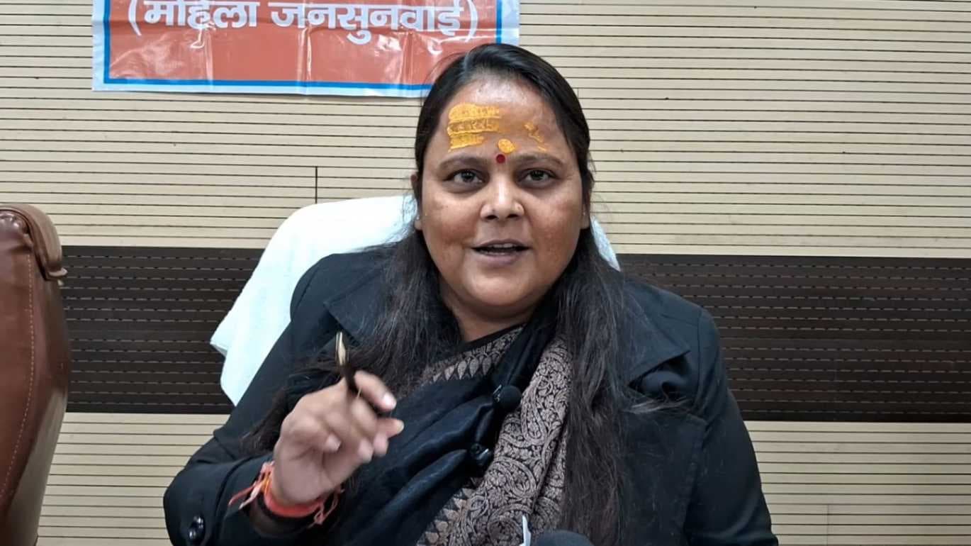 वाराणसी में राज्य महिला आयोग की सदस्य बोलीं - मामूली वाद को मौके पर निपटाएं