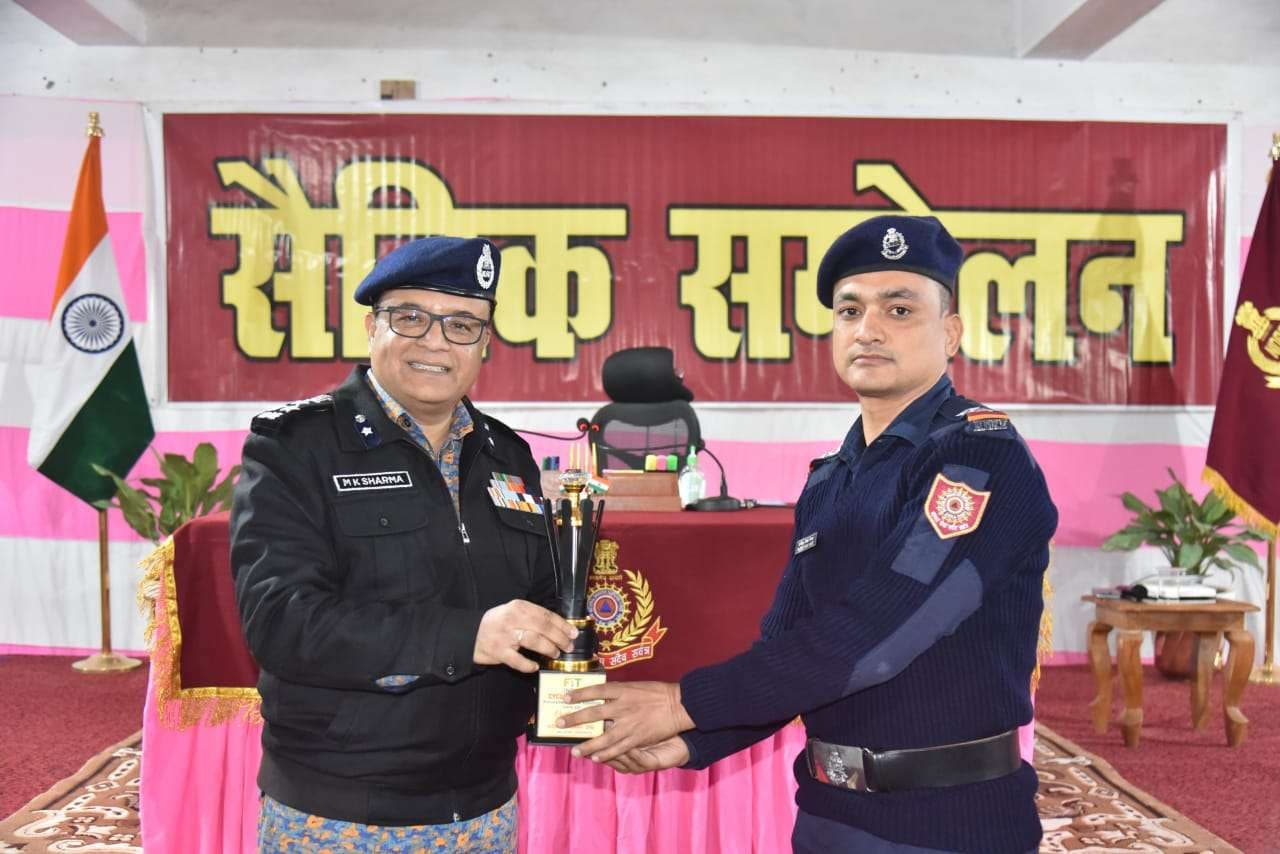 उत्कृष्ट सेवाओं के लिए एनडीआरएफ के बचाव कार्मिक सम्मानित