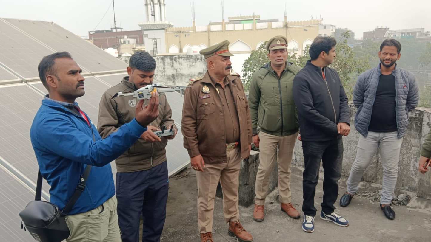 कैंट पुलिस का ड्रोन सर्वे: प्रतिबंधित मंझे से पतंग उड़ाने वाले और बेचने वालों पर होगी कार्रवाई 
