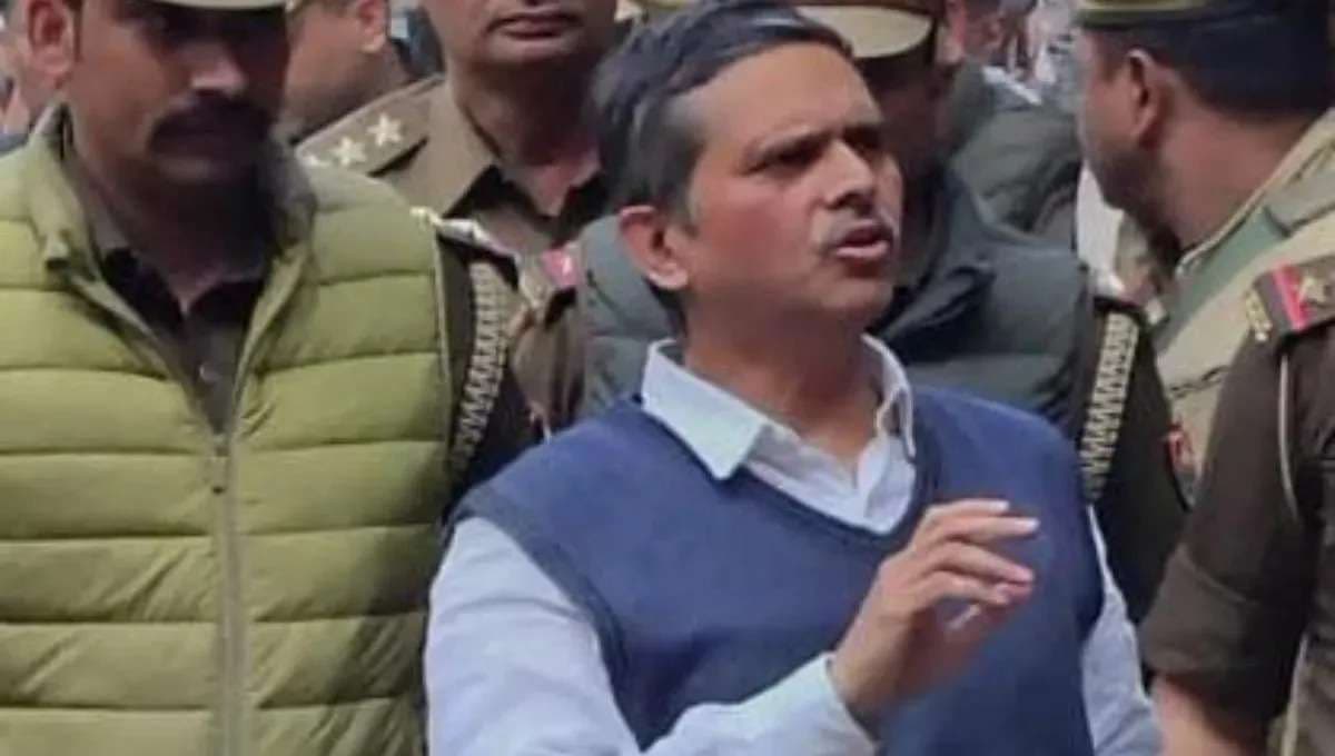 अमिताभ ठाकुर की जमानत अर्जी निरस्त, पुलिस ने अदालत में पेश की दर्ज मुकदमों की फेहरिस्‍त