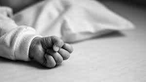 वाराणसी में मां के साथ सोया था दुधमुंहा, रजाई में दम घुटने से मौत