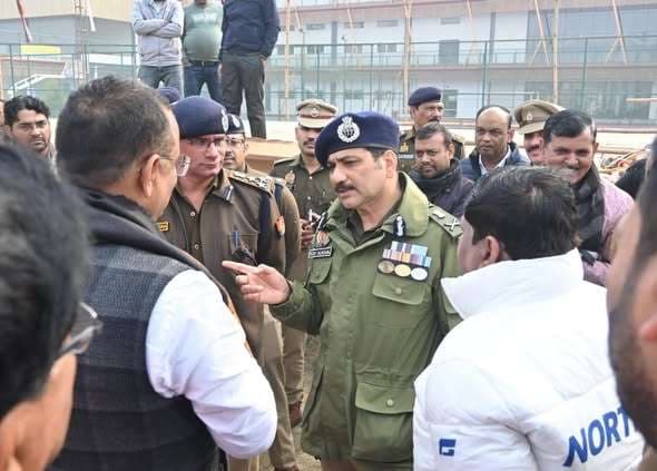 मुख्यमंत्री के वाराणसी दौरे से पहले सीपी मोहित अग्रवाल ने सिगरा स्टेडियम में सुरक्षा तैयारियों को परखा