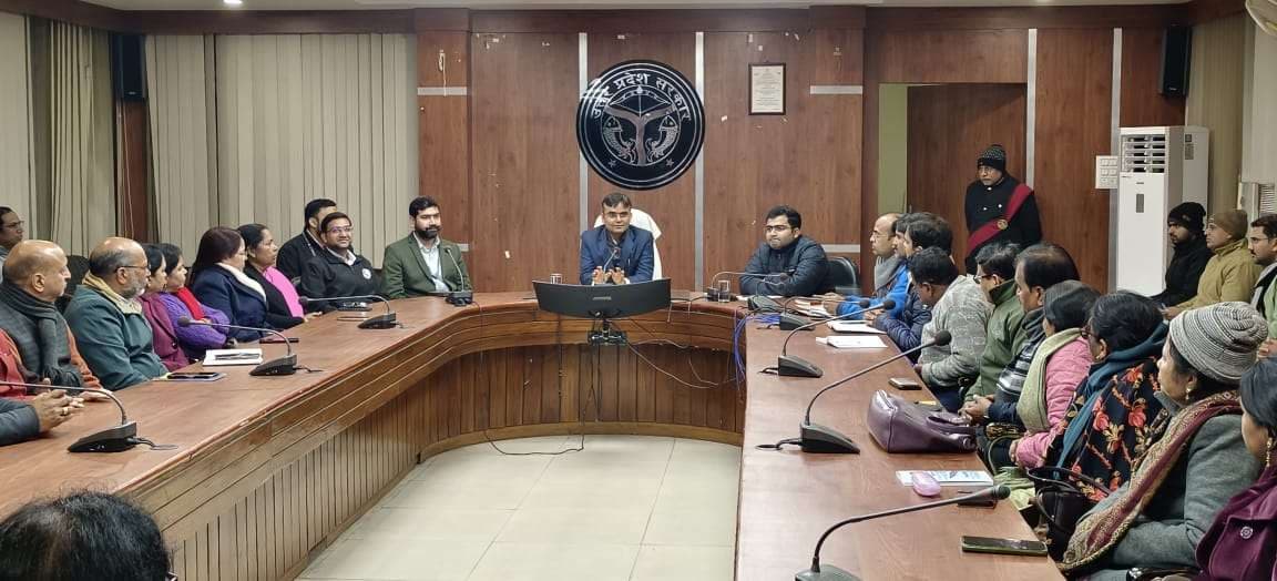 अब महंगी कोचिंग नहीं बनेगी बाधा, वाराणसी के छात्रों को मिलेगा IIT-NEET का मौका