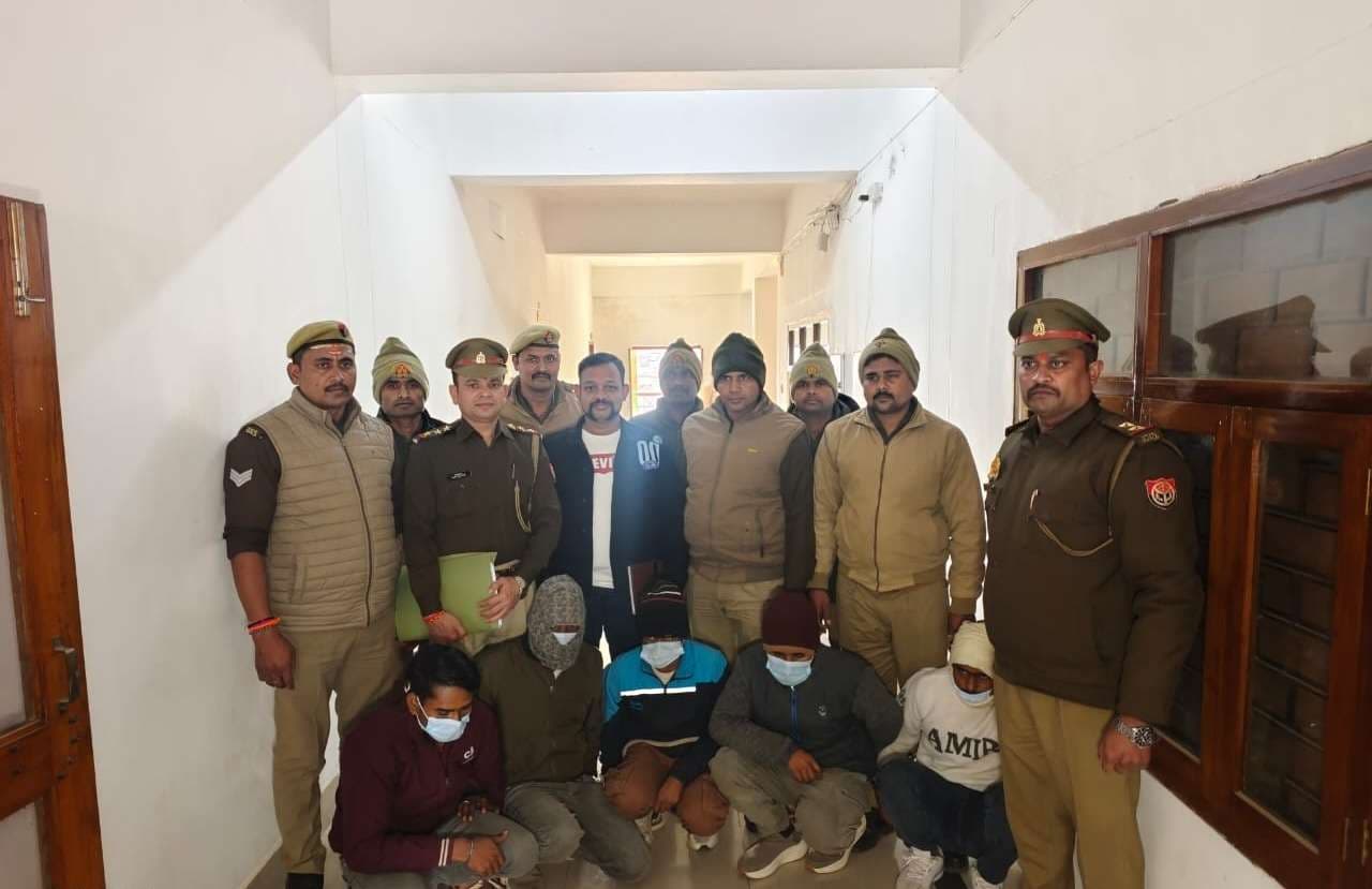 वाराणसी में 3 करोड़ की ज्वेलरी चोरी का पर्दाफाश, 5 आरोपी गिरफ्तार, पूरा माल बरामद