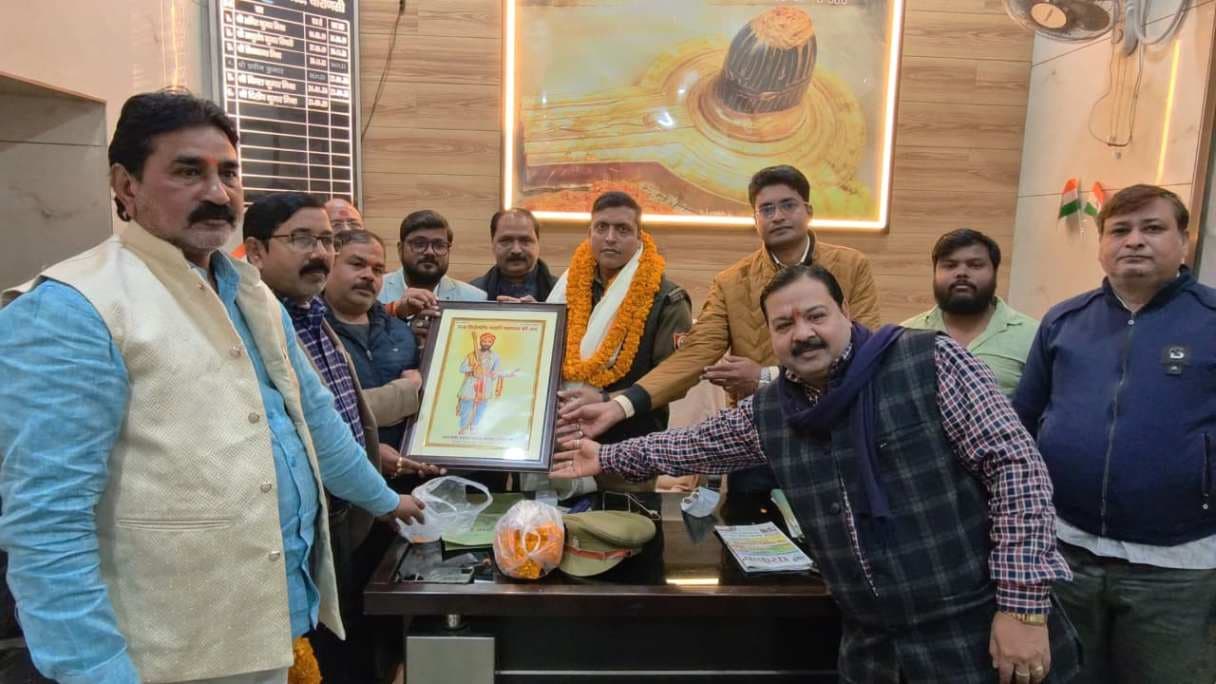 सराफा व्‍यापारियों ने पुलिस का किया सम्‍मान, ज्‍वेलरी चोर पकडे जाने पर गदगद