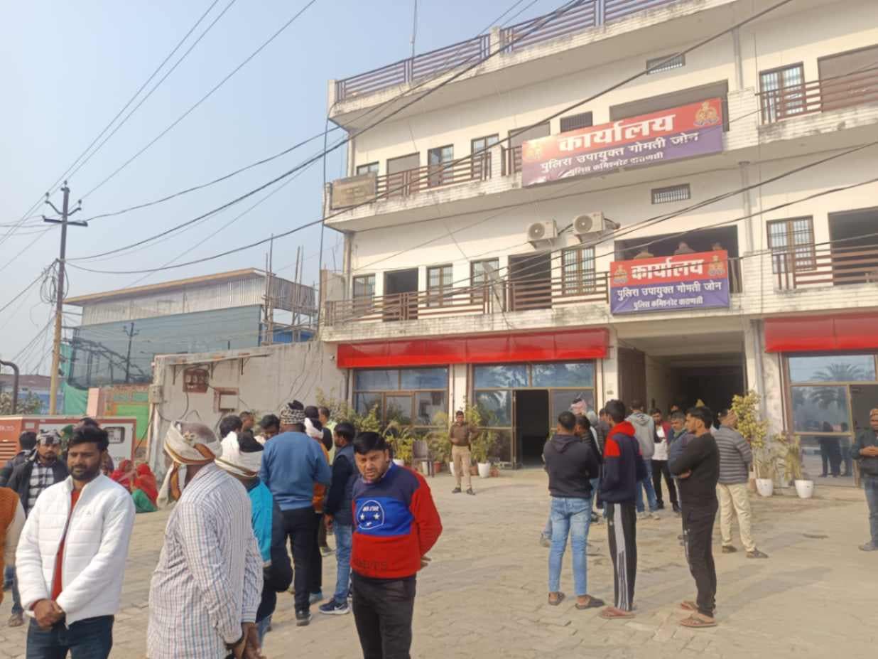 वाराणसी में शराब लेने के विवाद में अधेड़ पर जान लेवा हमला, घटना सीसीटीवी में कैद