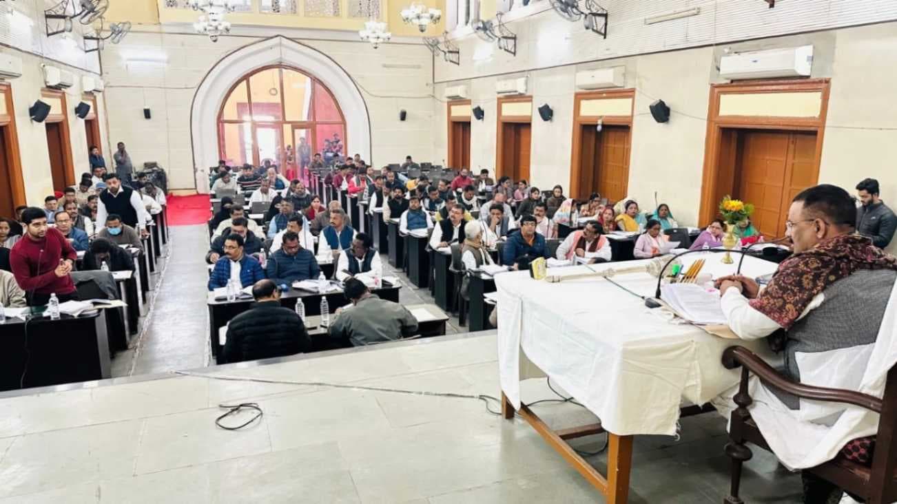 नगर निगम - कूड़ा कलेक्शन पर सख्ती, जलकर सरचार्ज माफ, काशी की सीमाओं पर बनेंगे भव्य ‘काशी द्वार’