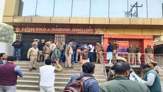 कफ सिरप तस्‍करी - मुख्‍य आरोपी शुभम जायसवाल के पिता भोला की 28.50 करोड़ की संपत्ति कुर्क 