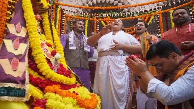 श्रीकाशी विश्वनाथ मंदिर में श्रद्धा और उल्लास के साथ हुआ महादेव का तिलक, भक्तिमय हुई काशी