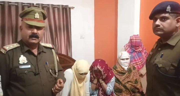 वाराणसी में देह व्‍यापार के अड्डे पर छापा, बंगाल से युवतियों को लाकर कराया जा रहा था अनैतिक काम