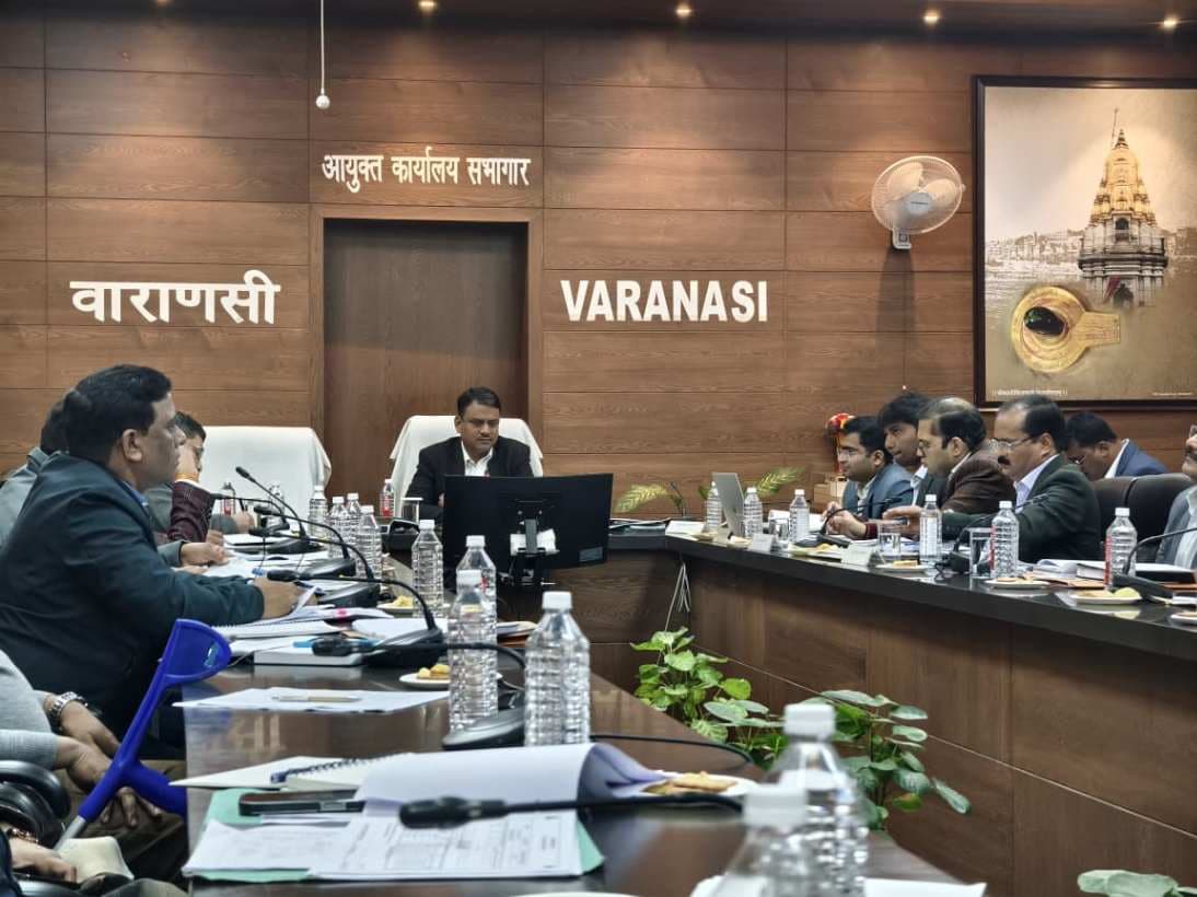 विकास कार्यों में लापरवाही नहीं चलेगी, मंडलायुक्त ने दिए सख्त निर्देश