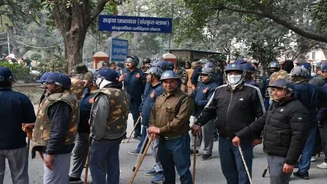 बीएचयू में छात्र गुटों में जमकर मारपीट, जातिगत टिप्पणी से भड़का विवाद, दो छात्र घायल