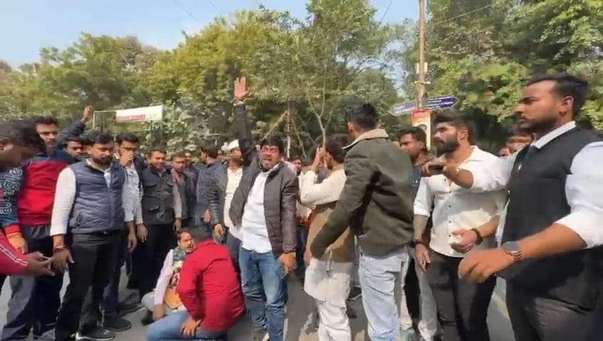 UGC के नए नियमों पर सुप्रीम कोर्ट की रोक, वाराणसी में छात्रों का आंदोलन रंग लाया