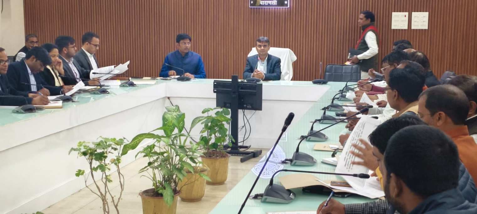 बूथों पर बीएलओ नहीं मिले तो होगी कार्यवाही- जिलाधिकारी