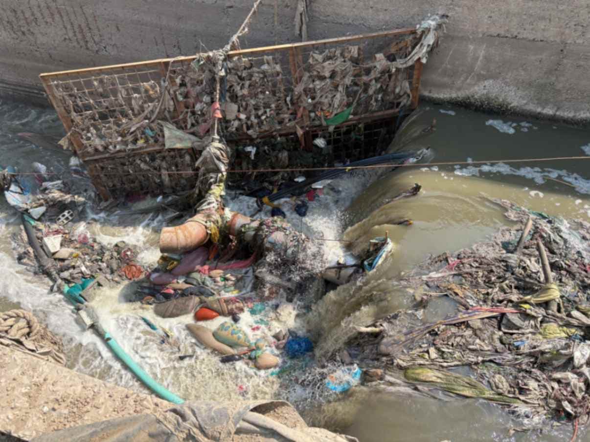 गंगा सफाई मिशन पर सवाल: NGT की सख़्ती, वाराणसी में सीवेज और अतिक्रमण बना बड़ी चुनौती