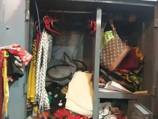 वाराणसी में मकान से दिनदहाड़े लाखों की चोरी, लोगों में भय 