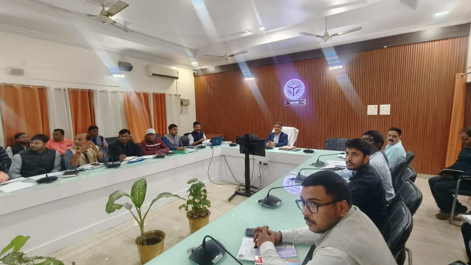 डीएम ने मुख्यमंत्री डैशबोर्ड की रैंकिंग में सुधार पर दिया जोर, दिए निर्देश