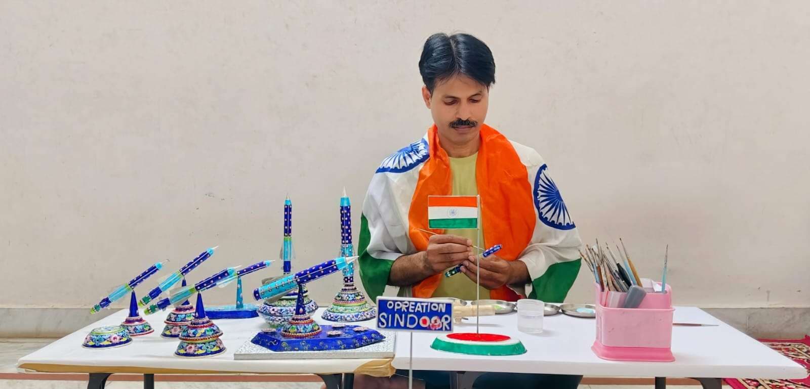 काशी की गुलाबी मीनाकारी का कमाल, श्रीराम मंदिर से ब्रह्मोस तक बनाई अनोखी प्रतिकृतियां