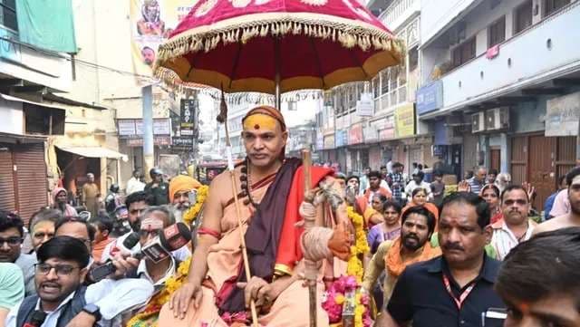 योगी सरकार और अविमुक्‍तेश्‍वरानंद के बीच घमासान, धर्मयुद्ध आंदोलन के लिए किया लखनऊ प्रस्‍थान 