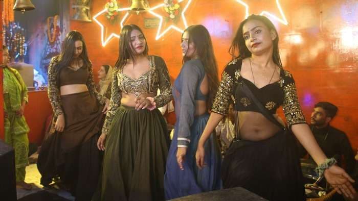 बाबा महाश्‍मशान को समर्पित राग विराग का मेला, नगर वधुओं ने अर्पित की नृत्‍यांजलि