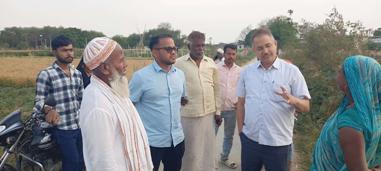 भूमि क्रय को लेकर उपाध्यक्ष बोरा ने किया कल्लीपुर ग्राम का निरीक्षण, दिए ये निर्देश