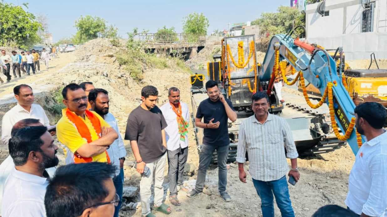 करोड़ों की ड्रेन मास्टर मशीन से होगी नालों की सफाई, महापौर ने किया लोकार्पण