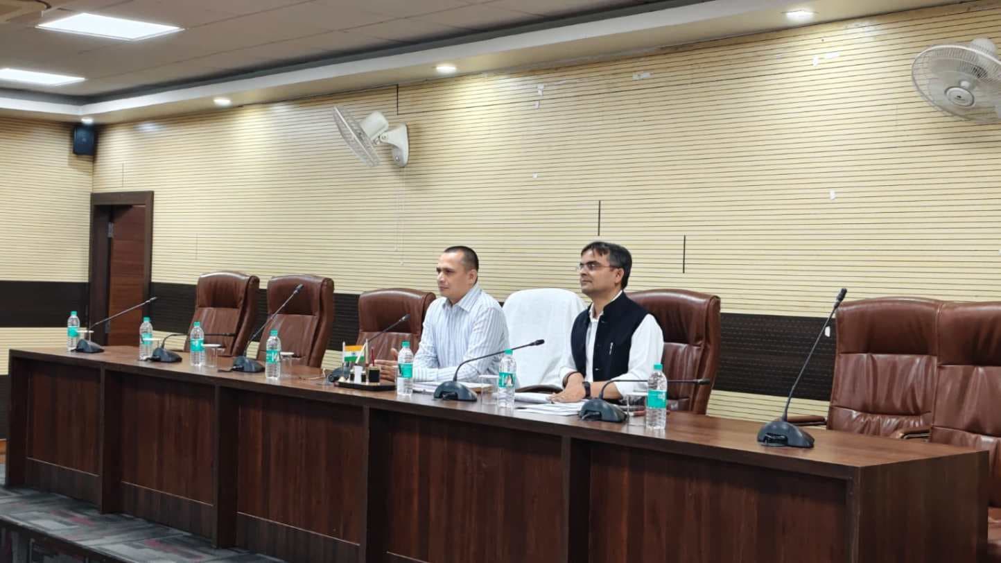 नोडल अधिकारी ने की विकास कार्यों की समीक्षा, कहा- जनहित से जुड़े कार्यों में शिथिलता नहीं होगी बर्दाश्‍त