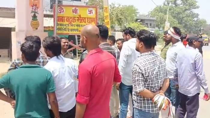 झंडा विवाद को लेकर हिंसा के बाद एक्‍शन में पुलिस, गंभीर आरोपों में मुकदमा दर्ज