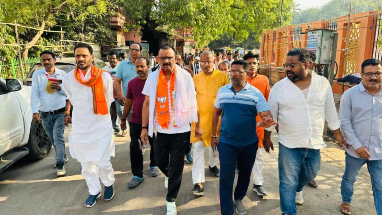 नवनिर्मित शौचालय को बंद देख भड़क उठे महापौर, 5000 रुपये का लगाया जुर्माना