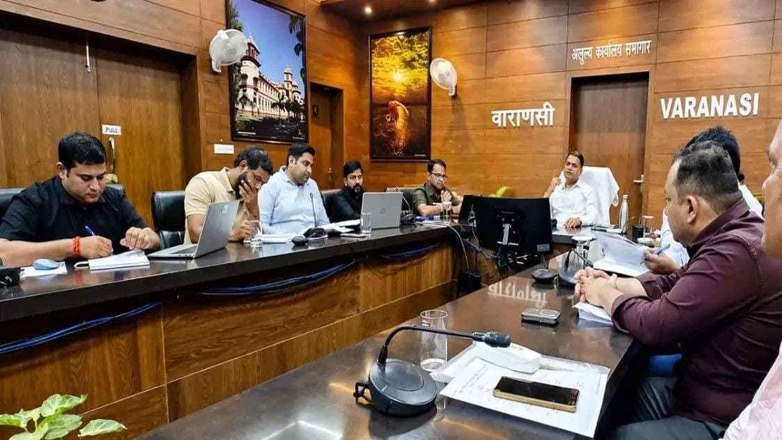 वाराणसी में अंतर्देशीय जलमार्ग परियोजनाओं को रफ्तार देने पर मंथन, संसाधनों की उपलब्धता पर जोर...