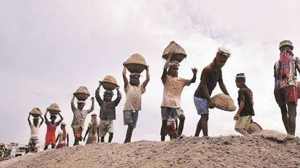 मजदूर दिवस पर बड़ा सवाल—क्या सिर्फ भाषणों तक सीमित हैं अधिकार...